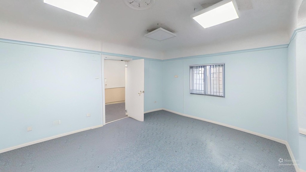Lot: 170 - VACANT DOCTORS SURGERY WITH POTENTIAL - Room five